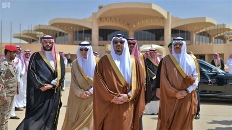 عرض مشروع القانون على مجلس النواب. رئيس الوزراء الأردني يصل الرياض