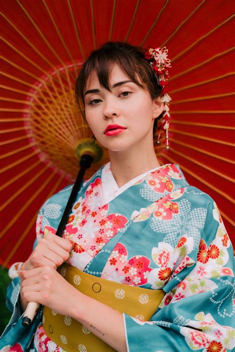 Solo Portrait Photoshoot Wearing Kimono In Asakusa Tokyo — Sam Spicer Photography