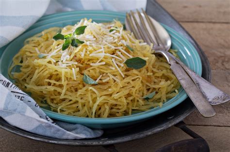 Healthy Pasta Recipes That Use Spaghetti Squash Instead of Noodles
