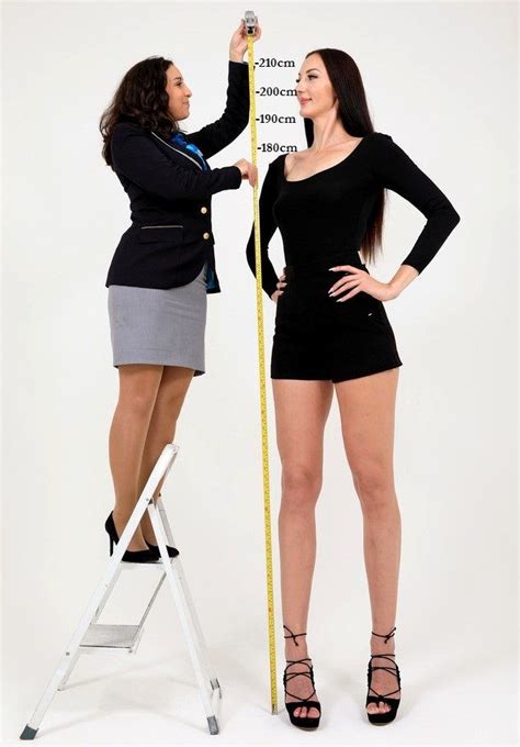 Pin By Francisco Tadena On Tall Woman Vol7 Tall Women Tall Girl Women