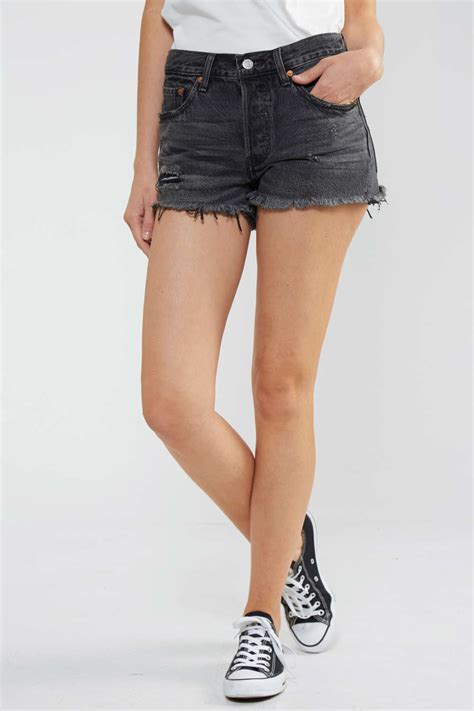 Découvrez les meilleures jeans sur levi's® ca. DIY : La ceinture corde et un look londonien