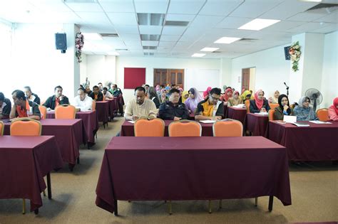 Bahagian dakwah, pejabat agama negeri terengganu. TAKLIMAT KESELAMATAN DAN KESIHATAN PEKERJAAN DI SEKTOR ...