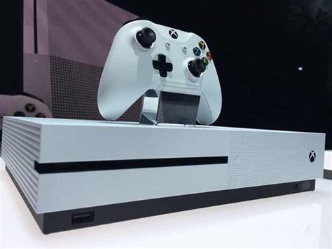 Console Xbox One S 1tb 4k Slim Branco E 1 Controle R 121999 Em