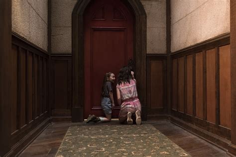 What Is Behind The Red Door In The Haunting Of Hill House Popsugar