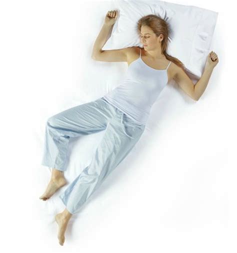 Cuáles son las mejores posturas para dormir bien y evitar dolores de