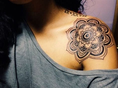 Finger tattoos are so hot right now! 30 Beautiful Tattoos for Girls 2020 - Meaningful Tattoo ...