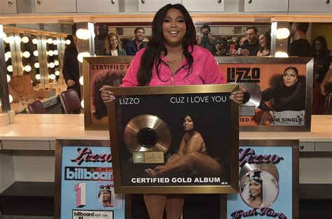 Weekly music charts billboard hot 100. Lizzo Presented With Billboard Hot 100 & RIAA Plaques ...