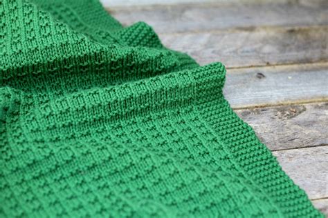 Almost all are double sided stitch patterns that look the same on both sides. Knitting Patterns Galore - Cambrie Blanket