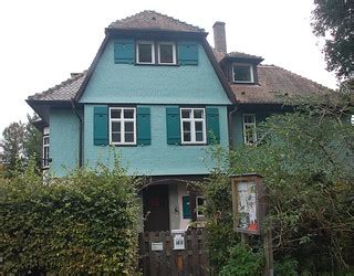 Wir bieten übergangsweise eine wohnmöglichkeit mit therapeutischer begleitung, um die psychische. Hermann Hesse Haus Insel Höri | Hermann Hesse -- ein ...