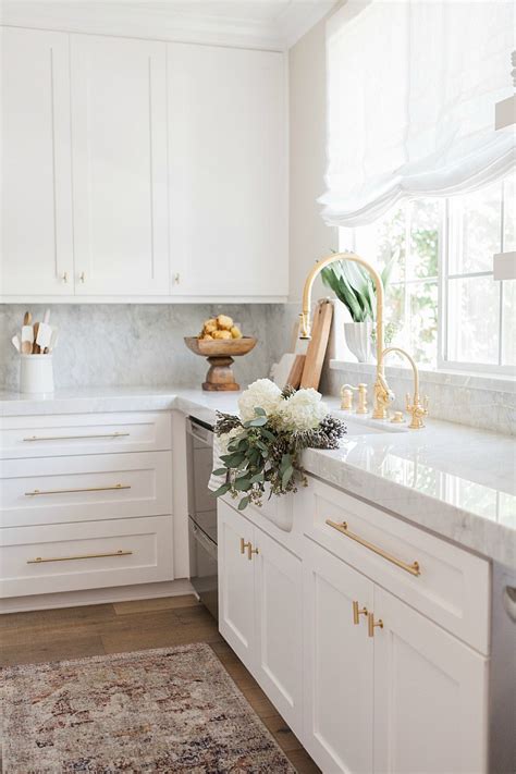 25 Gorgeous Kitchens with Farmhouse Sinks - Connecticut in Style
