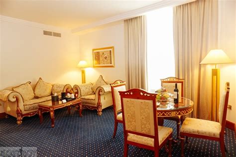 Holiday Inn Bur Dubai Embassy District Palatial Yet Affordable The