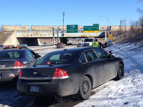 Driver Hits Guardrail Takes Out Light Post On I 675 In Saginaw