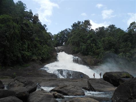 The Bopath Ella Fall The Amazing Waterfall In Sri Lanka Waterfall