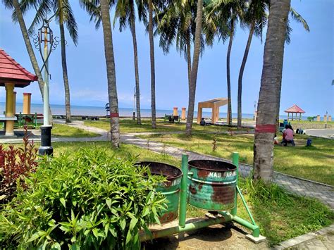 Pantai ini juga salah satu tempat wisata yang paling banyak dikunjungi wisatawan saat hari libur. Masuk Pantai Suryawangi Kini Pakai Tiket