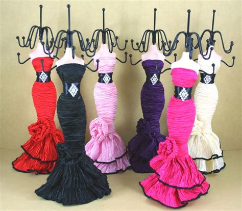 See more ideas about doll stands, dolls, diy doll stand. Mannequin Doll Stand Jewelry Holder with Fabric Dress | Vestidos, Manequim