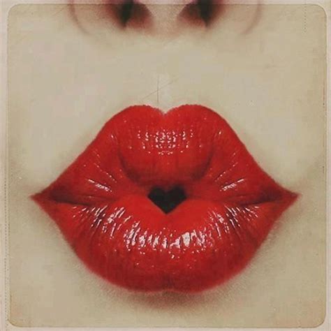 Kissy Lips On Tumblr