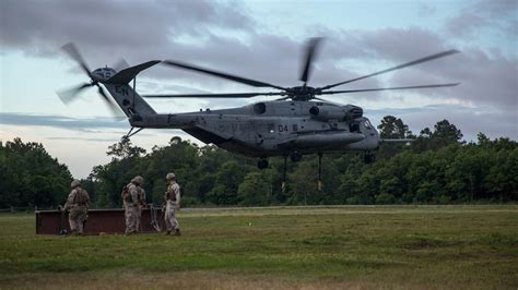 Clb 22 Marines Ch 53e Pilots Perform External Lifts United States