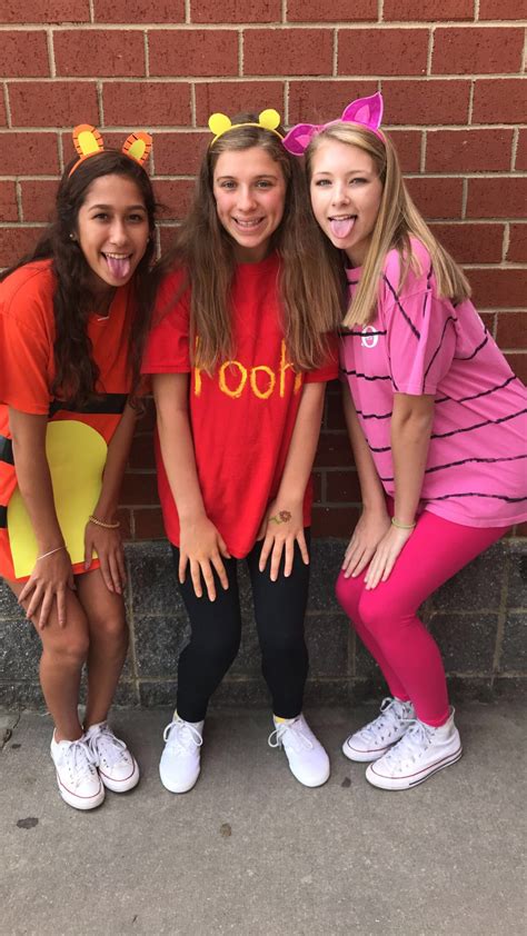 costume with friends idea cute group halloween costumes duo halloween costumes trio