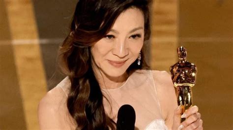 oscars 2023 michelle yeoh becomes first asian to win best actress at academy awards