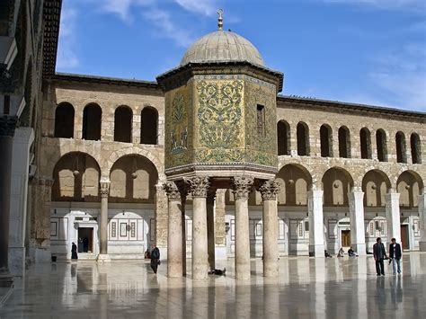 مقالة عن الجامع الاموي في دمشق المرسال