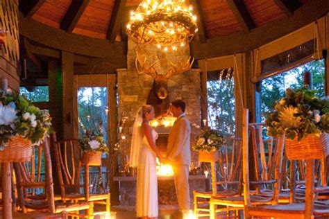How to use elope in a sentence. 3 Romantic Spots to Elope BridalGuide