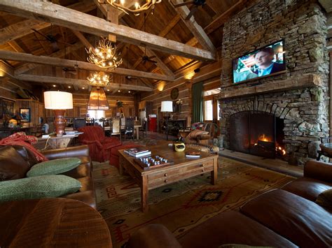 Grand Room With Reclaimed Wood Beams And Fireplace Mantel Lodge Living