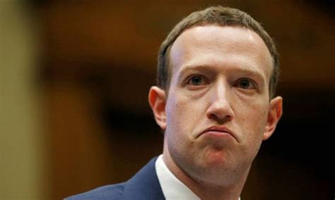 กลุ่มผู้ลงทุนยื่นเรื่องขอโหวตถอด Mark Zuckerberg ออกจากตำแหน่งประธานของ Facebook แล้ว Droidsans