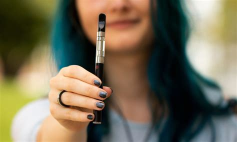 Also, weed vape pens are easily portable and discreet when you are out and about. CBD Vape for Health - Benefits, Health Risks and ...
