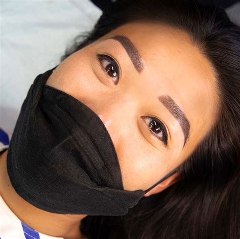 powder brows New York done by Savannah from First class cosmetics. For