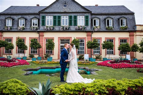 124 m² · 2 zimmer · wohnung · keller · dachgeschosswohnung · balkon · fußbodenheizung · einbauküche. Standesamt Bad Homburg | Hochzeitsfotograf im Louissaal im ...
