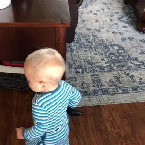 Babies are supposed to relax after bathing. Man Laughs Hysterically While Trying to Read Joke Book ...