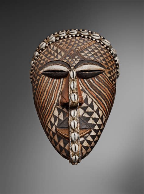 Aaron is creator of the second face museum of cultural masks. KUBA MASK AND CAP - Auktionshaus Lempertz