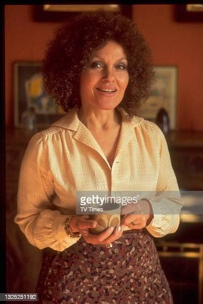 English Jazz And Pop Singer Cleo Laine Photographed At Home Circa News Photo Getty Images
