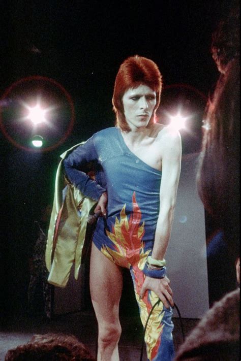 28 David Bowies Most Memorable Fashion Moments In The 1970s Vintage