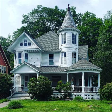 Get Inspired By The Many Styles Of Victorian Homes Victorian Homes