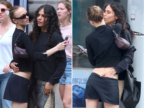 The Idol Star Lily Rose Depp Pda With Girlfriend 070 Shake In Nyc