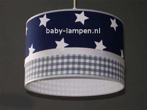Bekijk meer ideeën over blauwe baby, jongenskamer, kinderkamer. lamp babykamer donkerblauwe ster en grijze ruit | Babylamp ...
