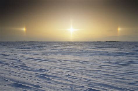 The quality is also good, the delivery speed is good, and it looks good. Sundogs: a beautiful halo of light.© Mike Grandmaison ...