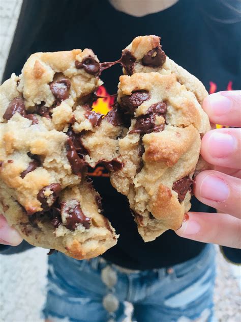 Classic Chocolate Chip Cookie – Sweet Thang Cookies