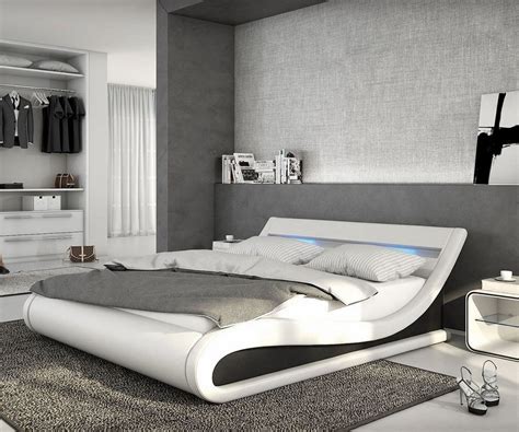 Bei uns gibt es doppelbetten, einzelbetten, boxspringbetten, gästebetten, tagesbetten, hochbetten und etagenbetten. DELIFE Bett Belana Weiss Schwarz 180x200 cm kaufen | OTTO