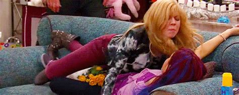 Still waiting for your new year's kiss on january 4th #tbt pic.twitter.com/wtaxf0vchf. Haut Pour Sam And Cat Kiss Gif - Coluor Vows