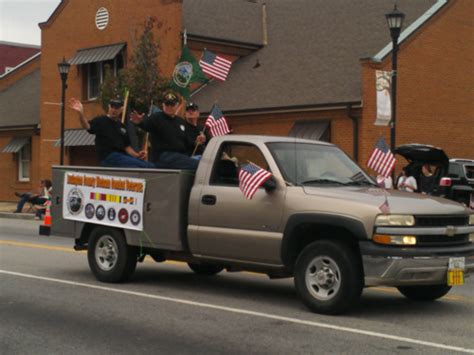 Veterans Day Parade | County of Lexington The veterinarians and staff of crabapple knoll veterinary clinic are committed to you and your pets.