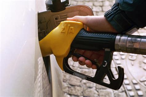 Carburante Giro Di Rialzi Oggi In Aumento Prezzo Benzina E Gasolio