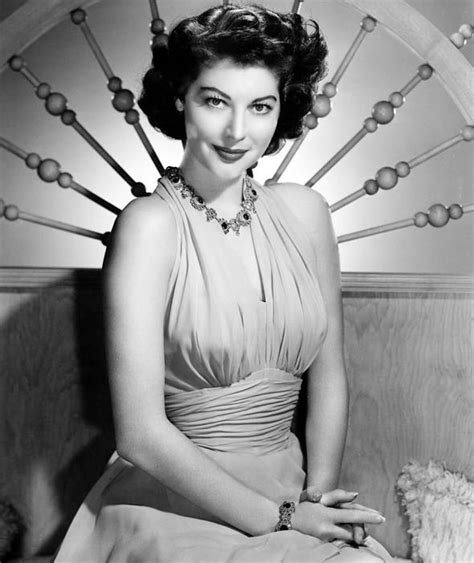 Ava Gardner Looks Flawless In This 1945 Portrait Ava Gardner 1940s Hollywood Icon Pictures