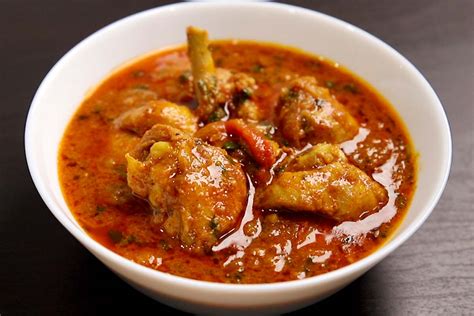 Chicken Curry With Coconut Milk Mild Chicken Curry Chicken Curry Spice Eats