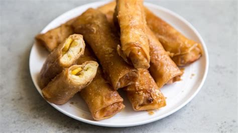 Turon Filipino Fried Banana Rolls The Little Epicurean