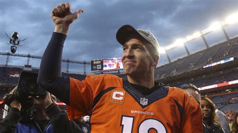 Peyton Manning Was Emotional During Broncos Team Meeting On Saturday