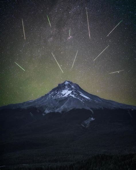The 2018 Perseid Meteor Shower Graced The Skies Above Mt Hood Over The