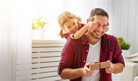 Before you even get a chance to pat yourself on the back for finding the perfect mother's day gift, it's time to start thinking about your dad. Father's Day Gifts