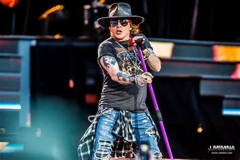 The lineup, when first signed to geffen records in 1986, consisted of vocalist axl rose, lead guitarist slash, rhythm guitarist izzy stradlin, bassist duff mckagan, and drummer steven adler. Guns N' Roses - August 2nd - Sports Authority Field at ...